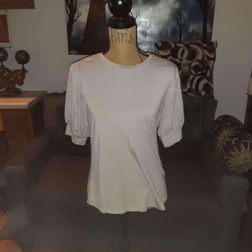 womans short sleeve shirt size medium